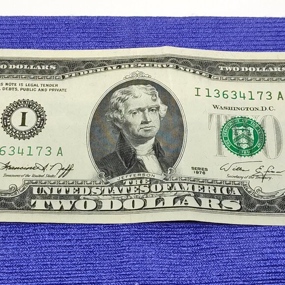 1976 Bicentennial Two Dollar Bill Commemorative Currency Crisp Condition RARE - Picture 4 of 8